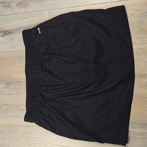 Pacific Trail black skort elasticized drawstring waist and pockets, size medium - Picture 5 of 7